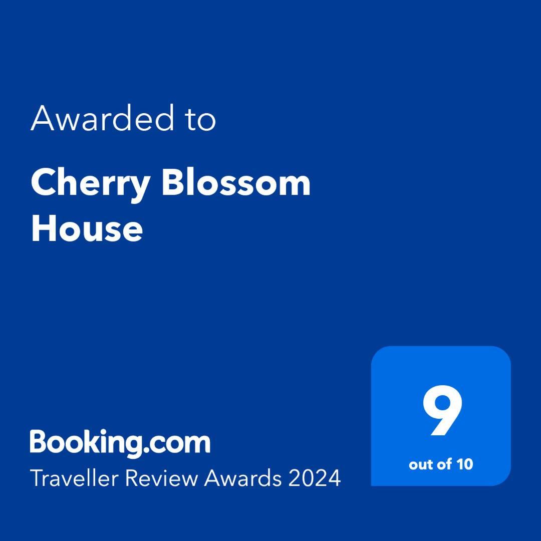 Cherry Blossom House Bujaleuf Bagian luar foto